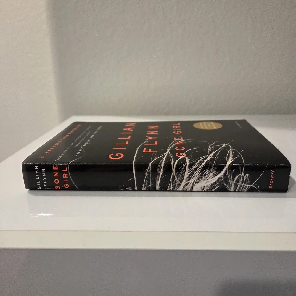 Gone Girl : A Novel by Gillian Flynn (2014, Trade Paperback)